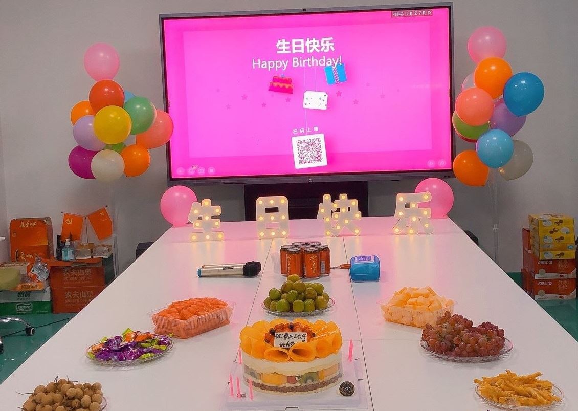 Humanistická péče na oslavu narozenin zaměstnanců Pogo Pin