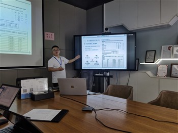 Samostatně vyvinutá technologie galvanického pokovování kompozitů