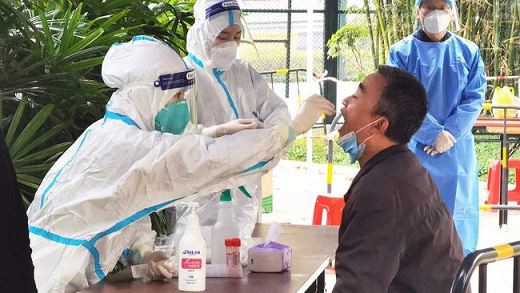 Všichni naši zaměstnanci se účastnili testování nukleových kyselin